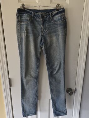 Maurices Light Wash Stretch Skinny Jeans- Size Small Regular